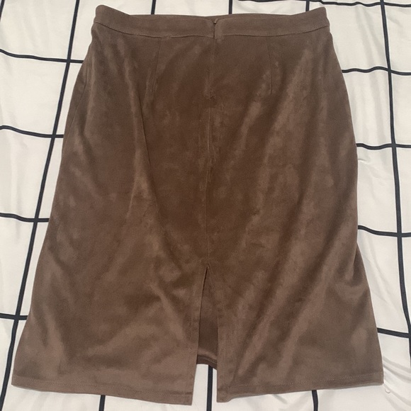 Skirt - Picture 2 of 2